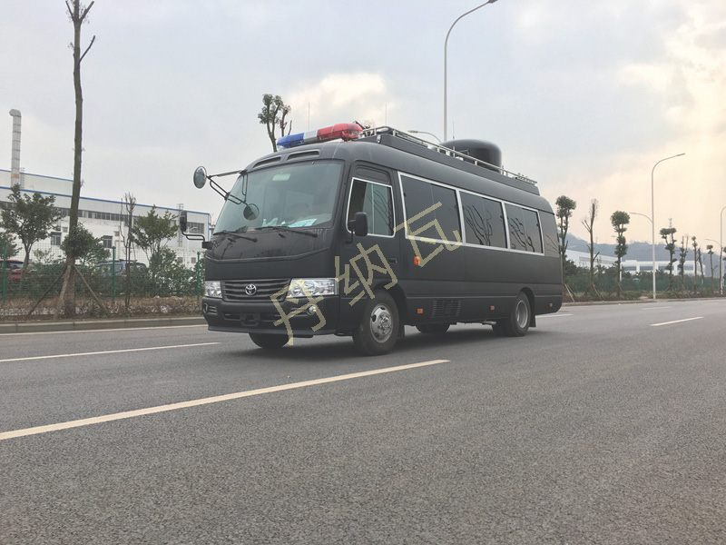 丰田考斯特卫星通信车