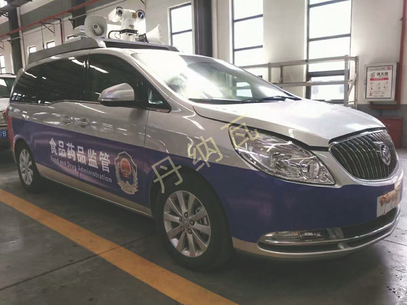 别克GL8食品药品监管车